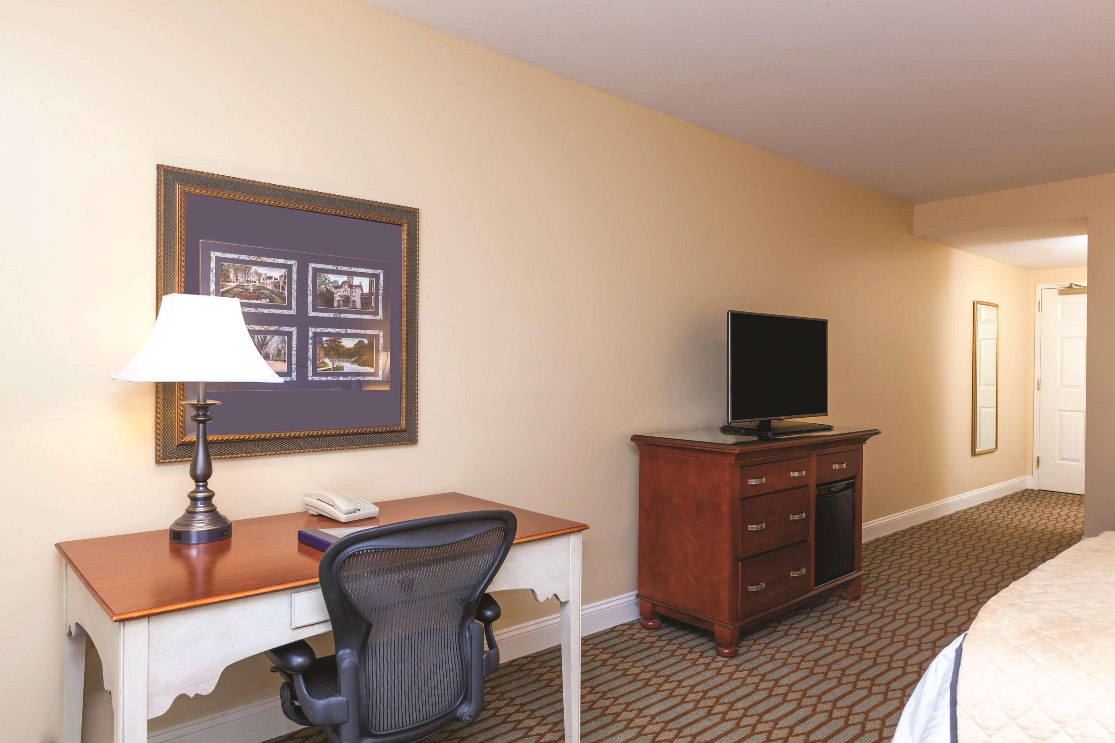 Virginia Crossings Hotel, Tapestry Collection By Hilton Glen Allen Zewnętrze zdjęcie